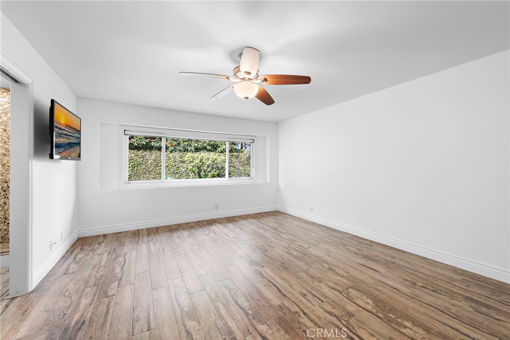 33672 Blue Lantern Street 6