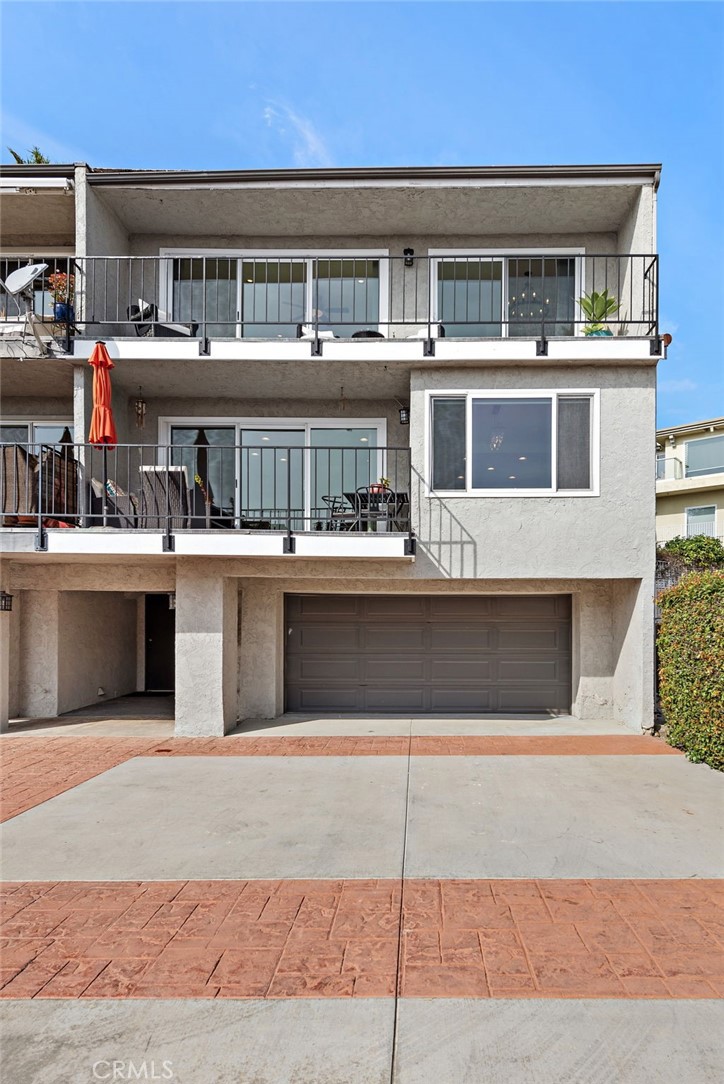 33672 Blue Lantern Street 6