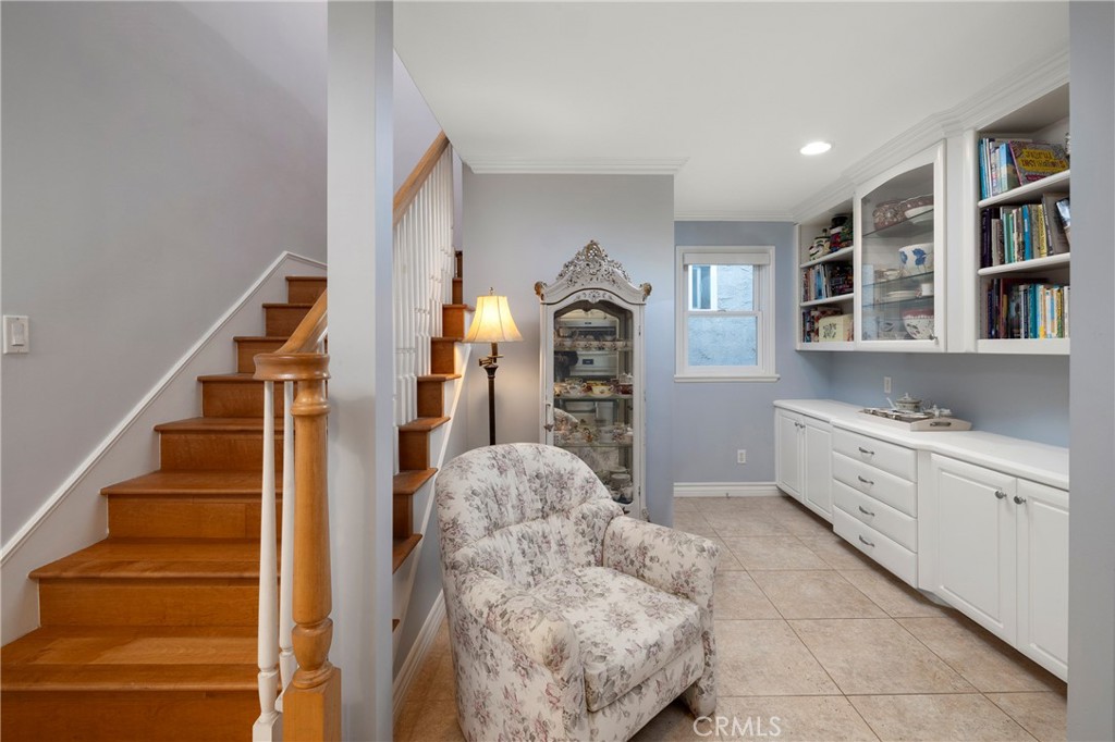 1627 Seal Way