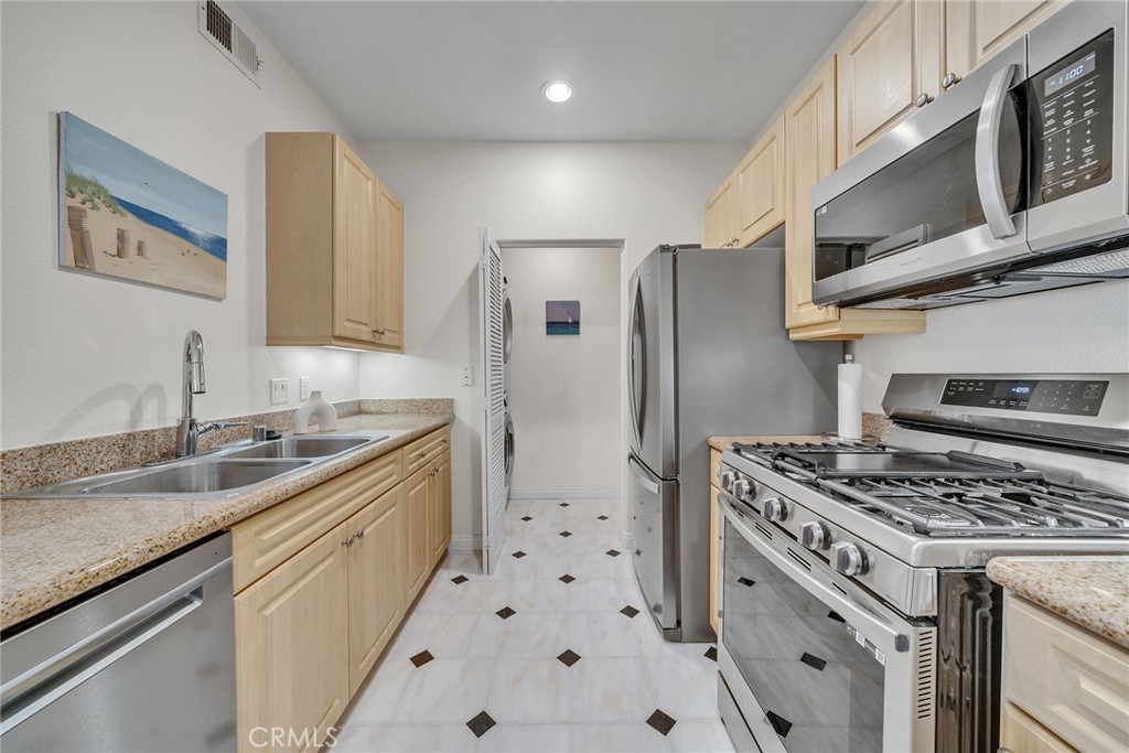 2424 Watermarke Place