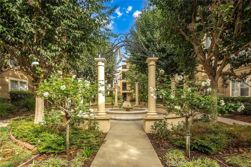 2424 Watermarke Place