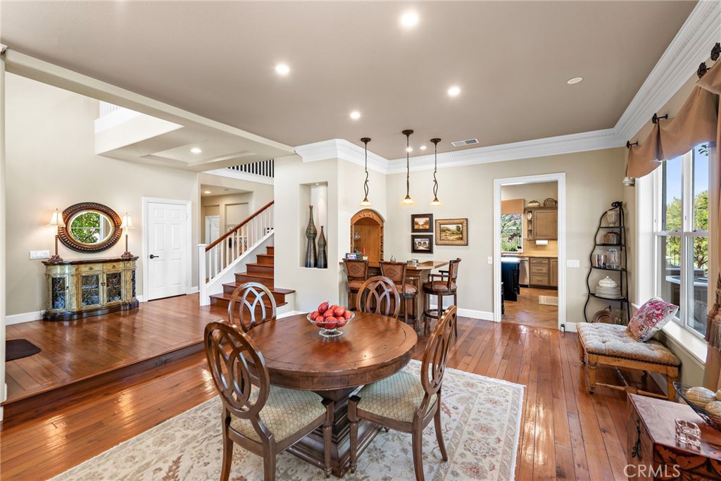 2 Williamsburg Lane