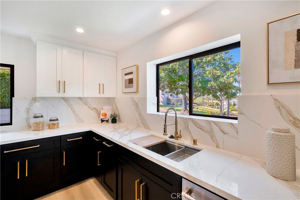 1603 Sunnyside Terrace