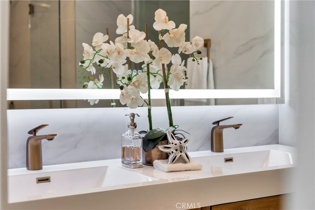 1603 Sunnyside Terrace