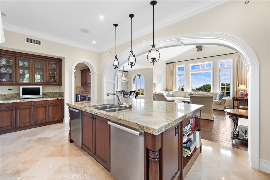 8 Whalers Bluff