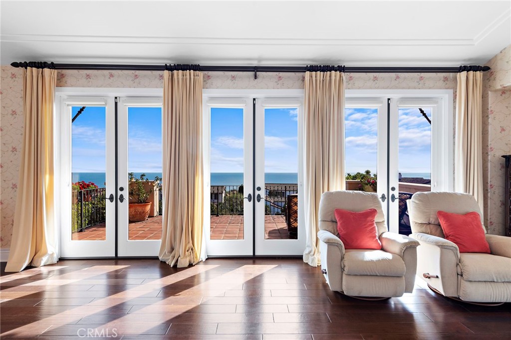 8 Whalers Bluff