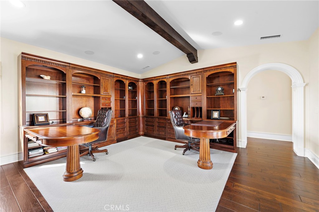 8 Whalers Bluff