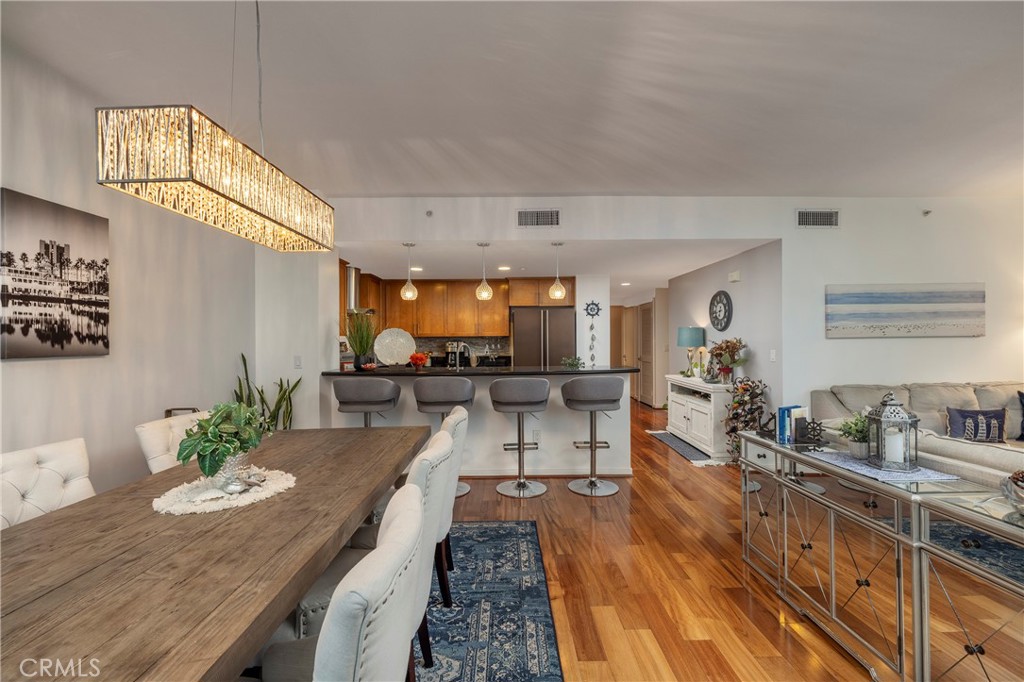 400 W Ocean Boulevard 902