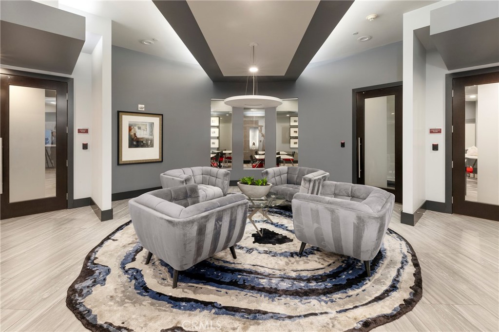 400 W Ocean Boulevard 902