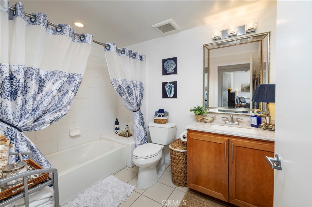 400 W Ocean Boulevard 902