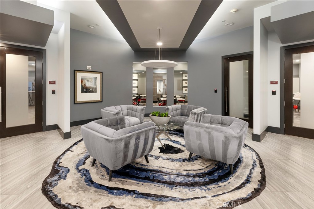 400 W Ocean Boulevard 902