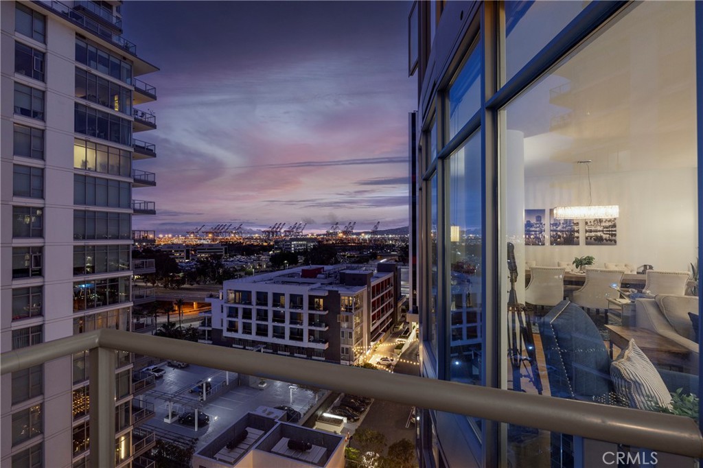 400 W Ocean Boulevard 902