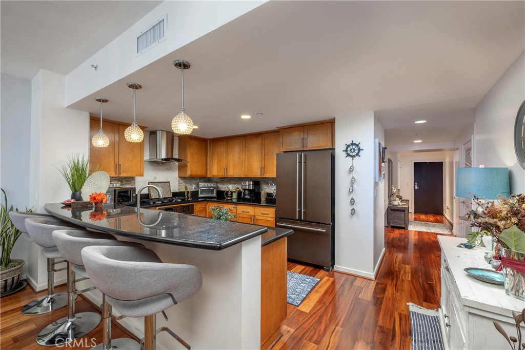 400 W Ocean Boulevard 902