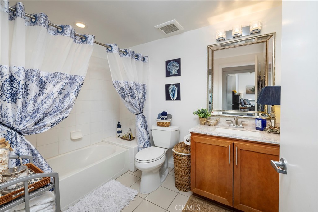 400 W Ocean Boulevard 902