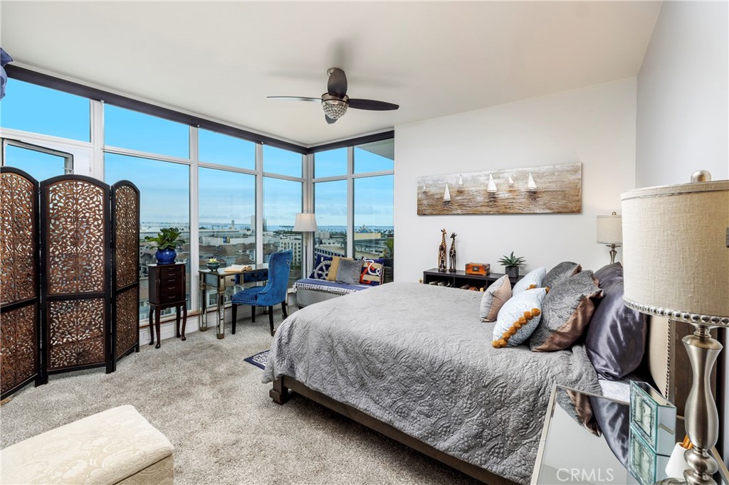 400 W Ocean Boulevard 902