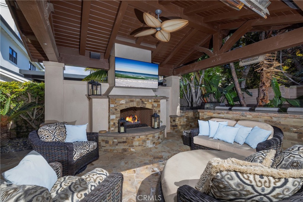 6592 Silverspur Lane