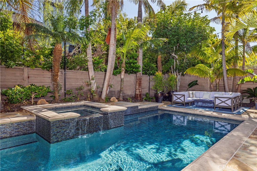 6592 Silverspur Lane