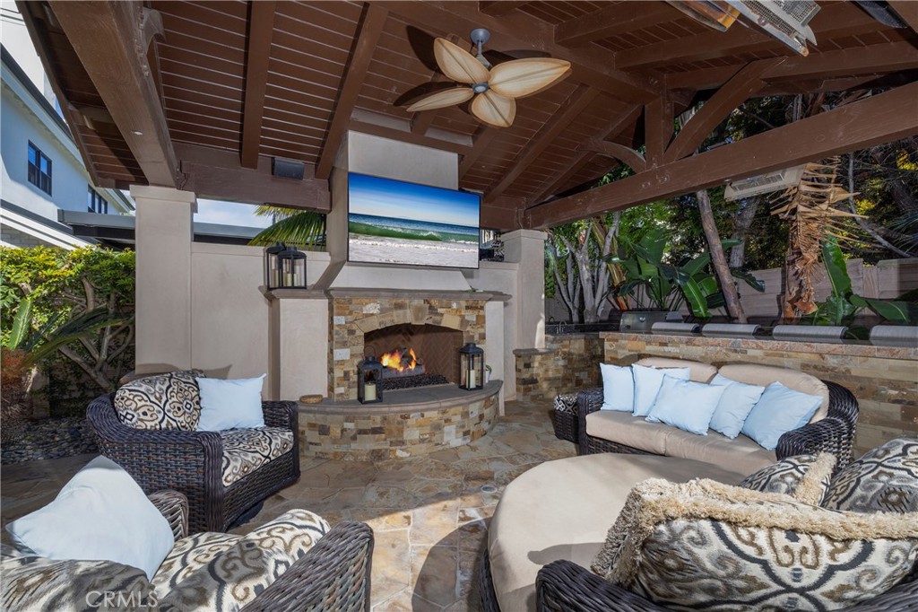 6592 Silverspur Lane