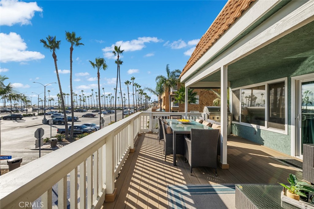 700 E Oceanfront