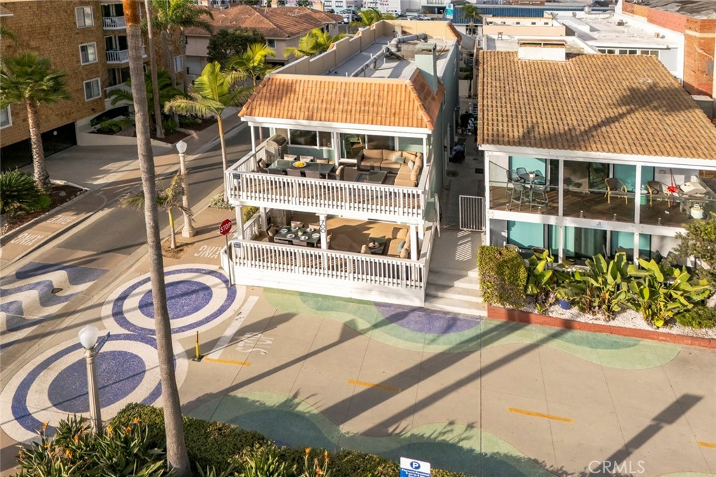 700 E Oceanfront