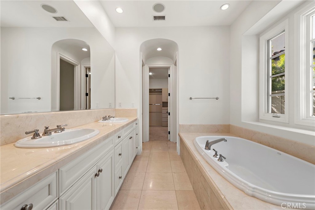4 Coral Cay
