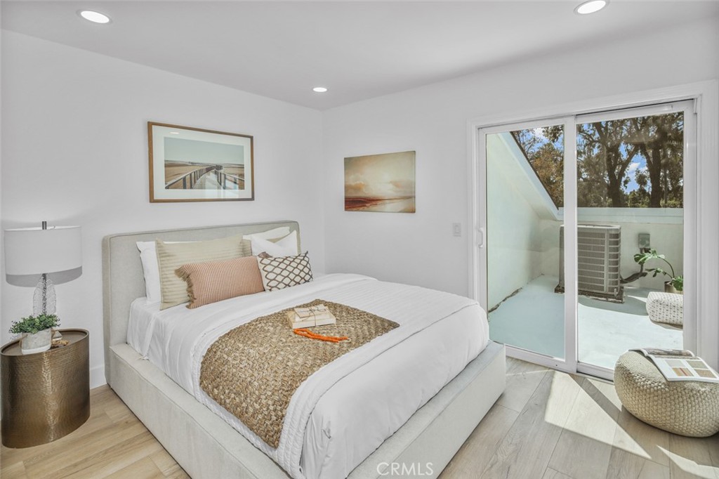 22526 Lake Forest Lane