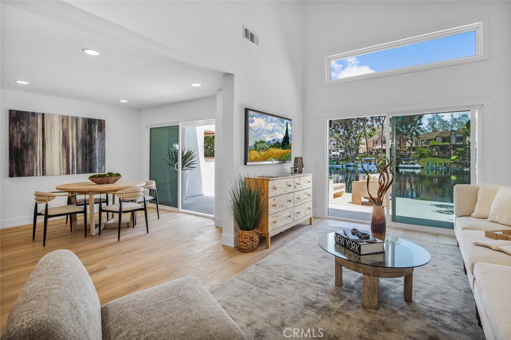 22526 Lake Forest Lane