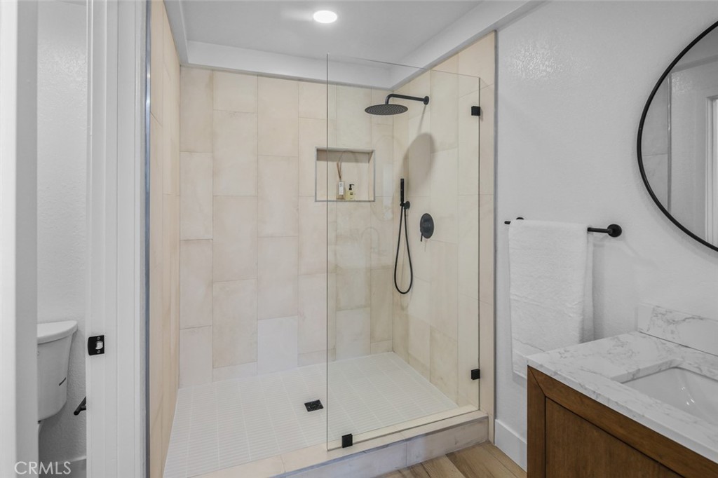 22526 Lake Forest Lane