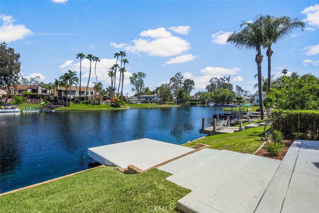 22526 Lake Forest Lane