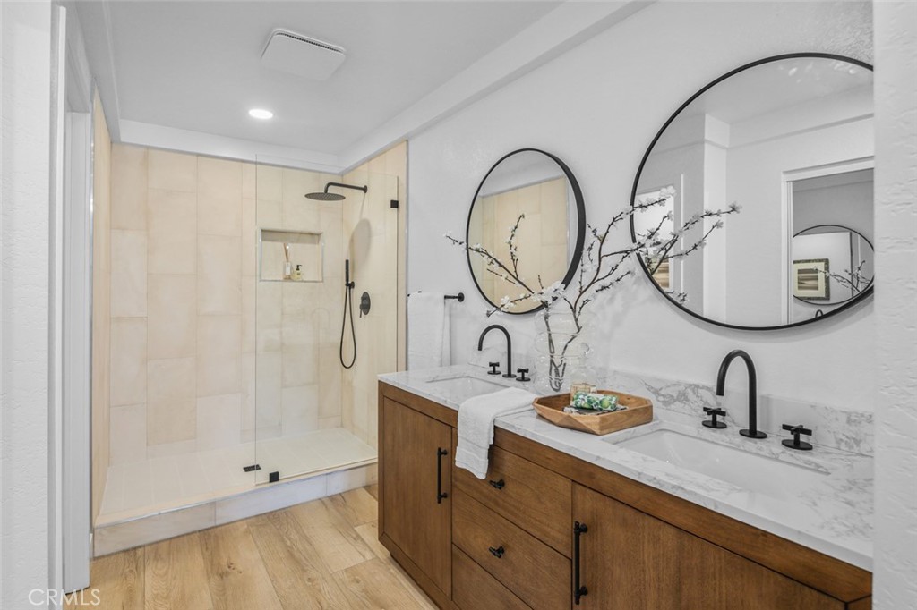 22526 Lake Forest Lane