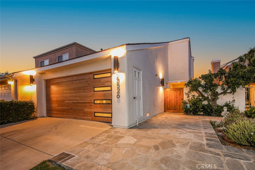 22526 Lake Forest Lane