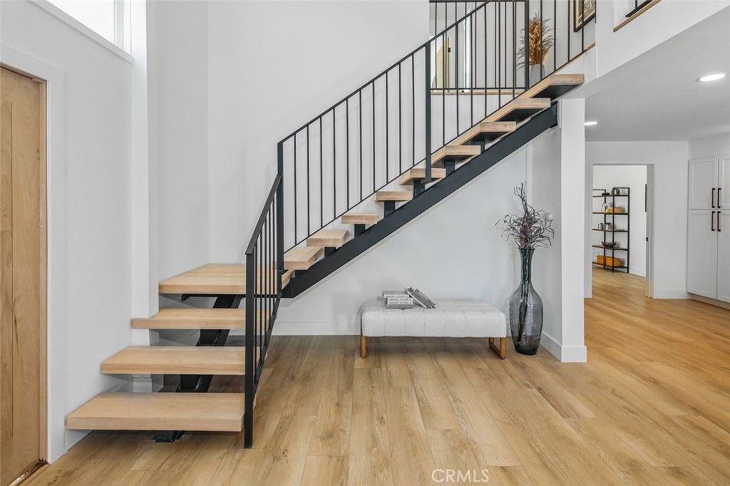 22526 Lake Forest Lane