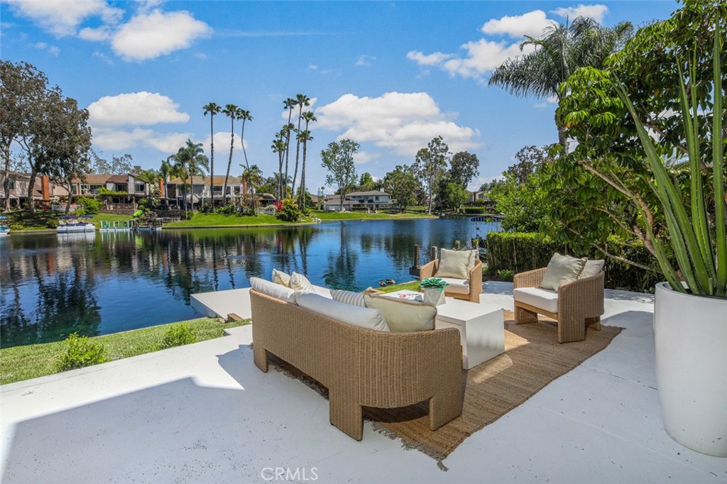 22526 Lake Forest Lane