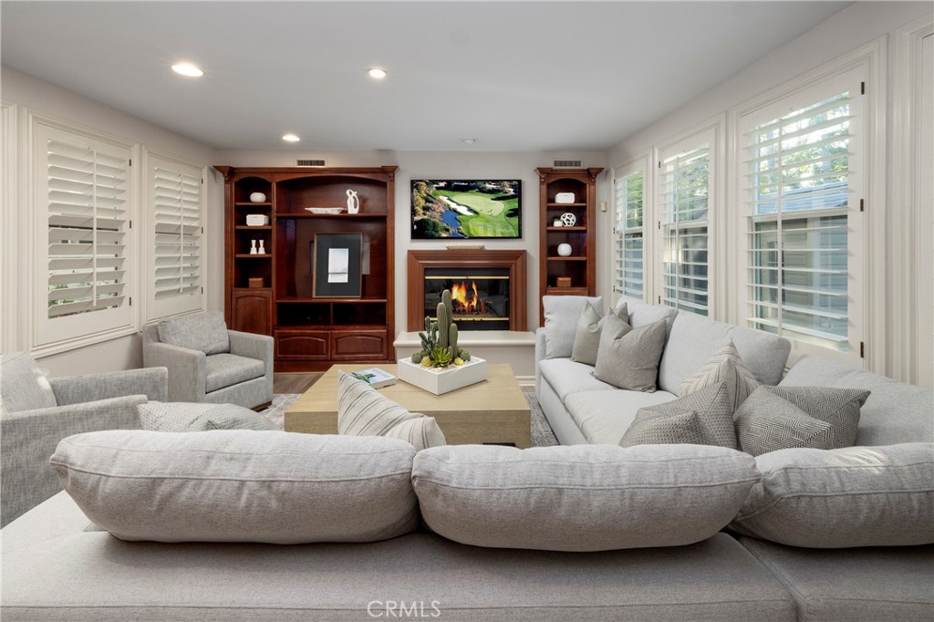 6471 Frampton Circle