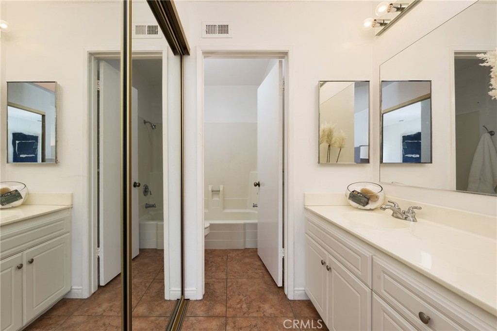 8766 401 Tulare Drive 4