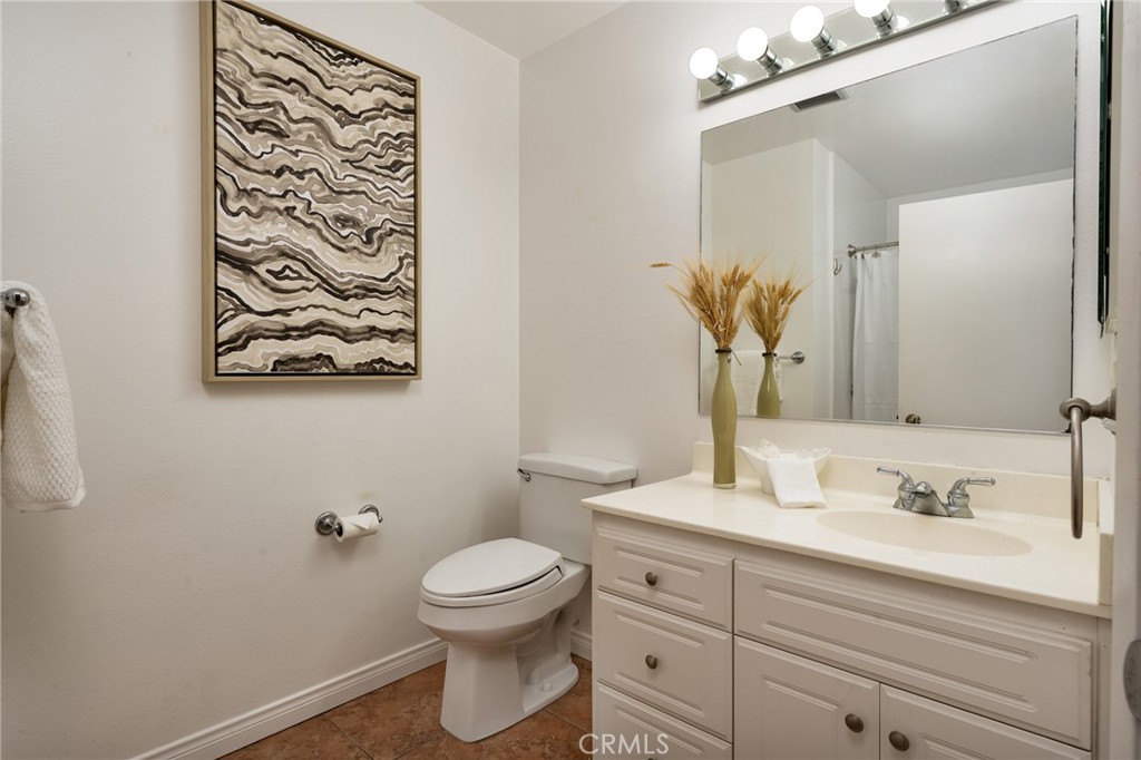 8766 401 Tulare Drive 4