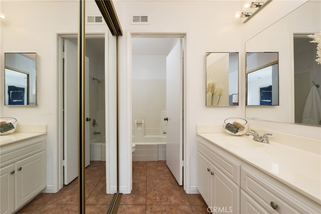 8766 401 Tulare Drive 4