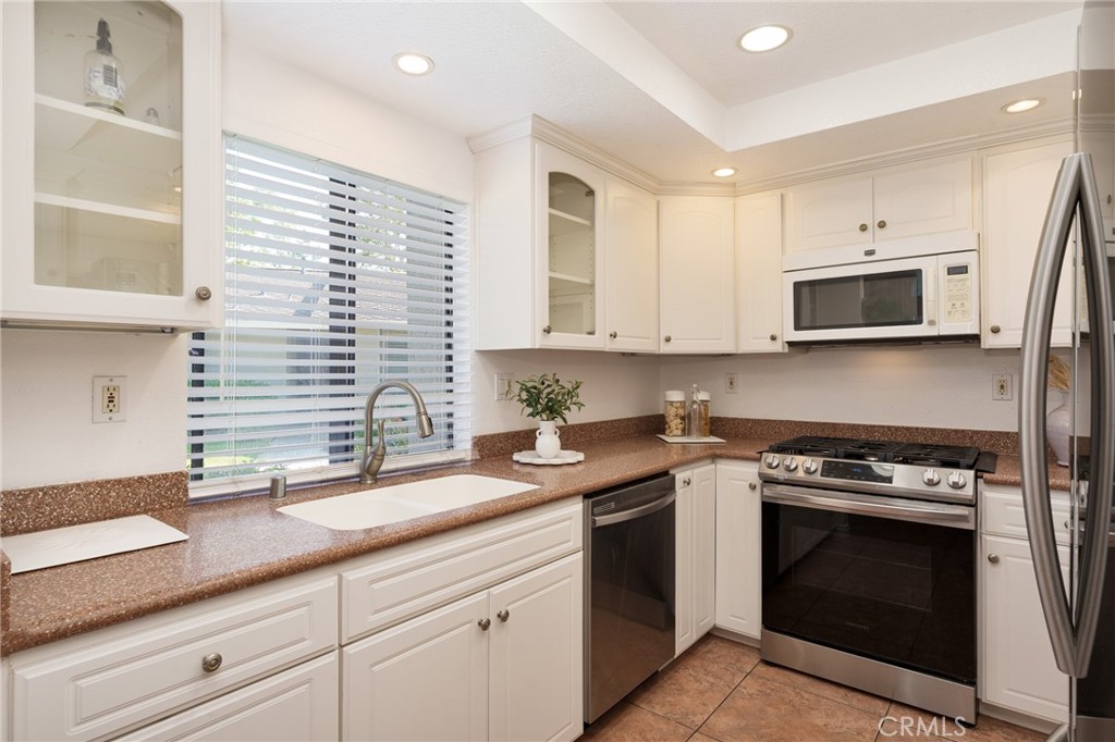 8766 401 Tulare Drive 4