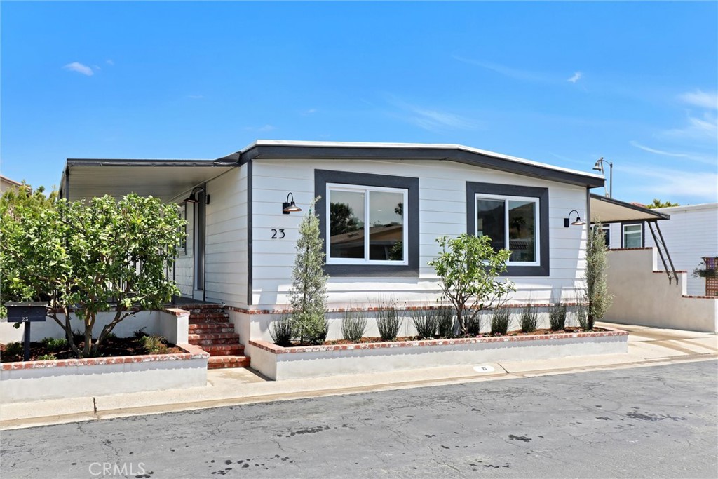 32742 Alipaz Street 23