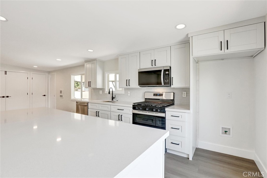 32742 Alipaz Street 23