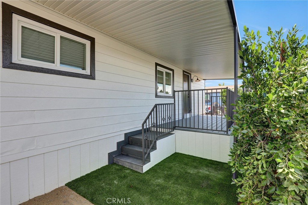 32742 Alipaz Street 23