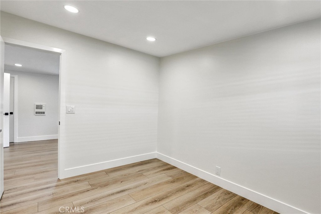 32742 Alipaz Street 23