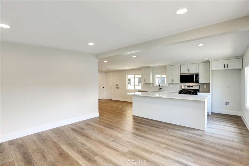 32742 Alipaz Street 23