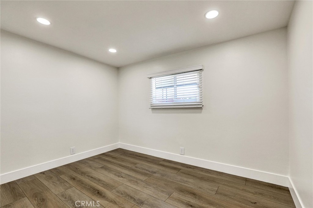 32742 Alipaz Street 23