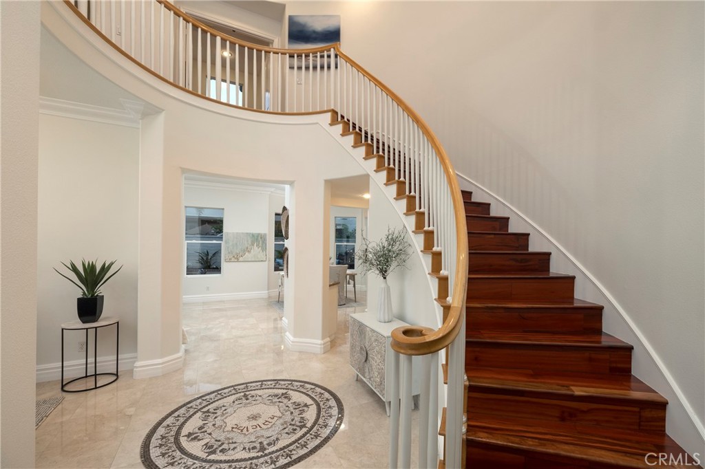 19084 Redford Lane