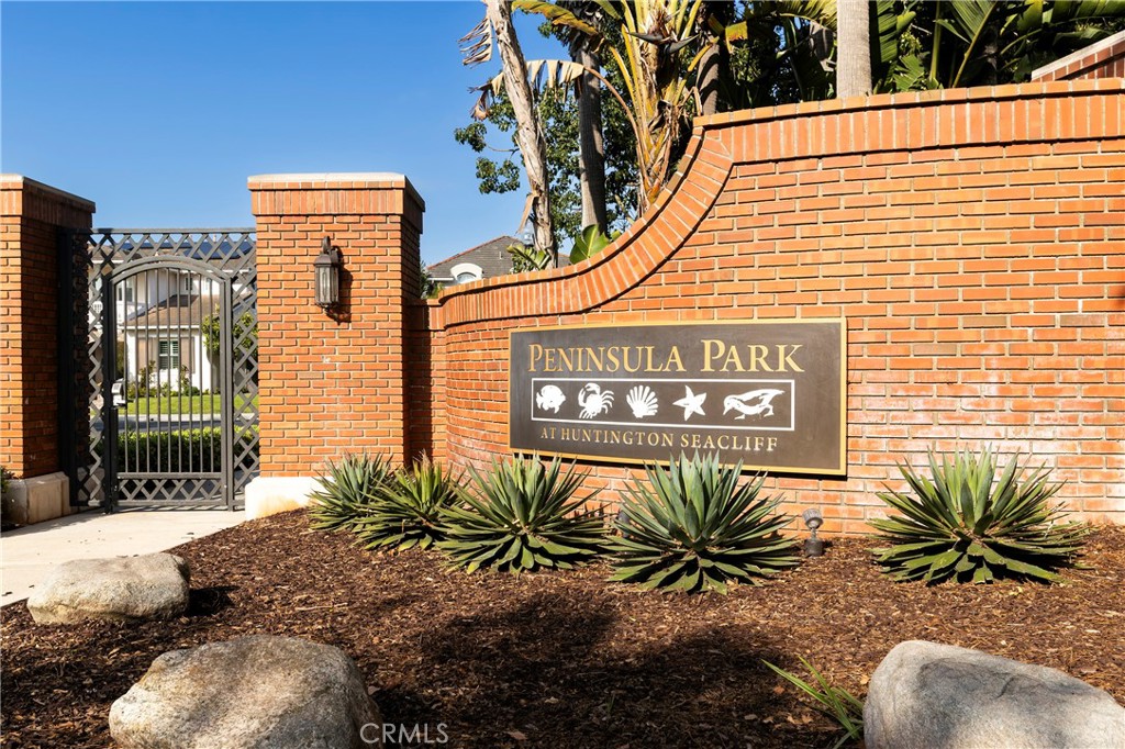 19084 Redford Lane