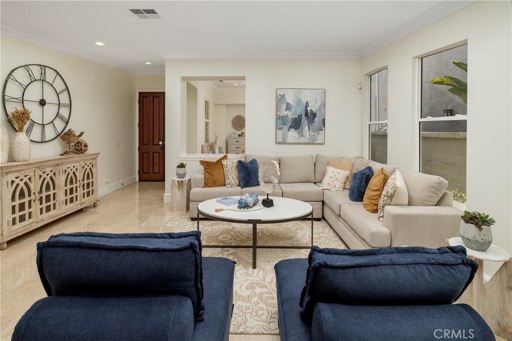 19084 Redford Lane