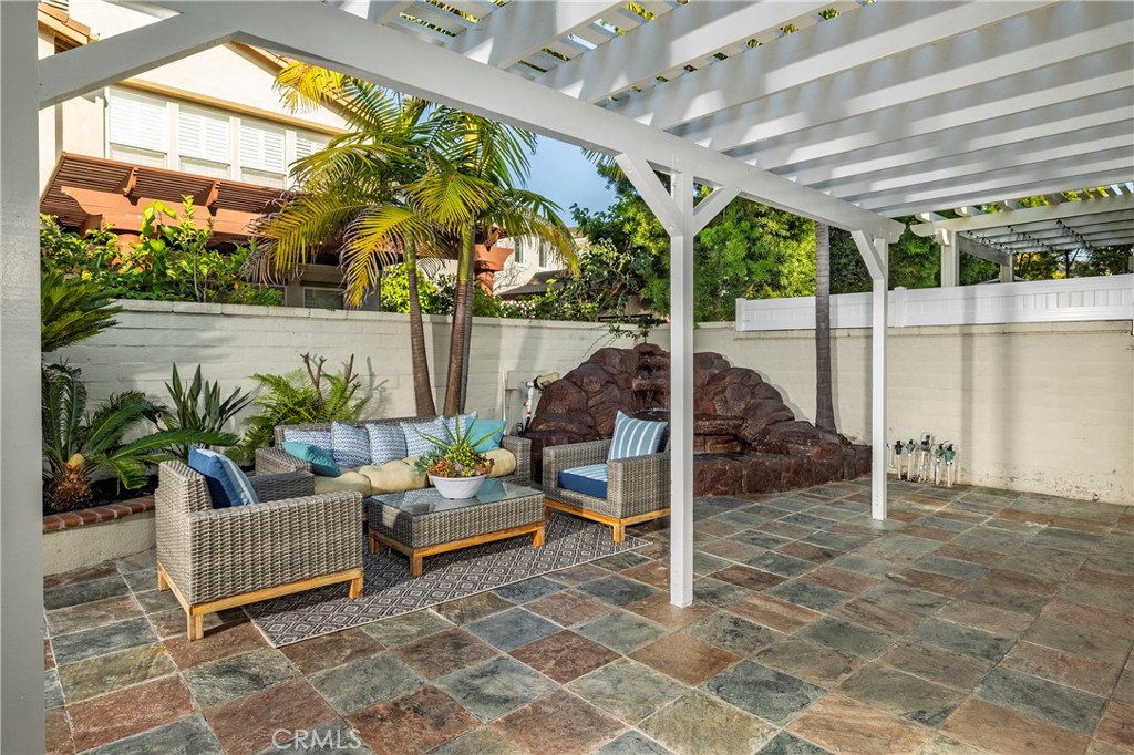 19084 Redford Lane
