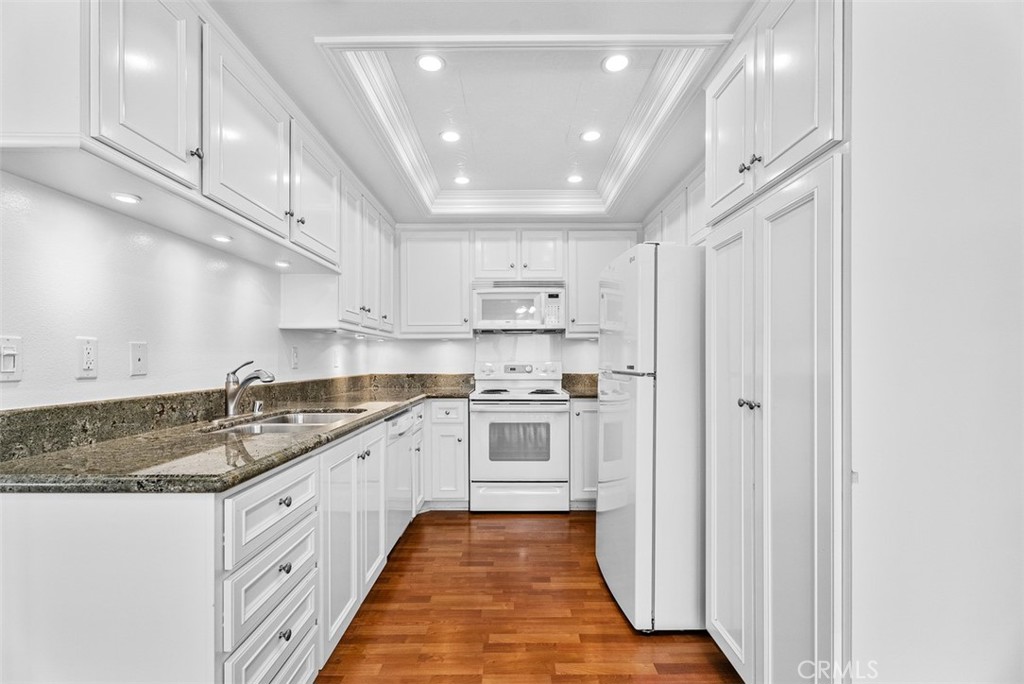 21791 Meadowview Lane