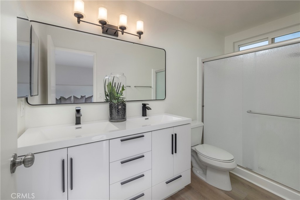 7772 E Northfield Avenue